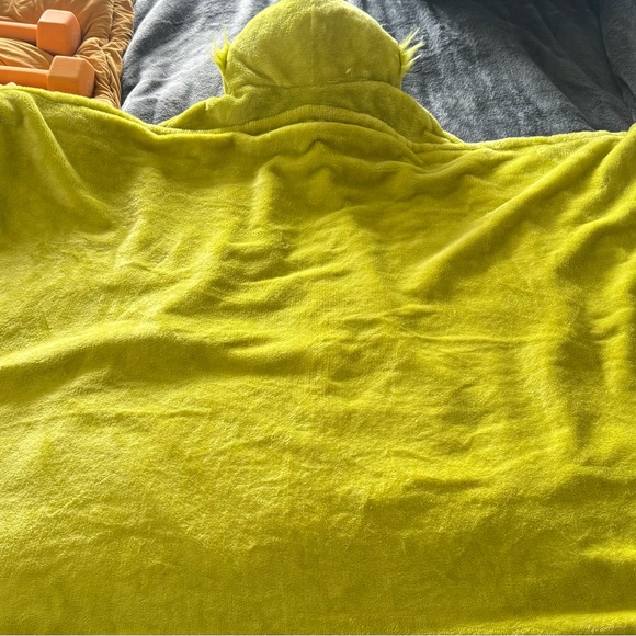 Grinch hooded toddler blanket - Picture 4 of 4